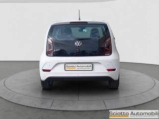 VOLKSWAGEN up! usata, con Autoradio