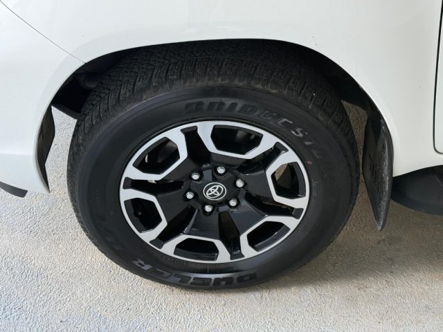 TOYOTA Hilux usata, con Riconoscimento dei segnali stradali