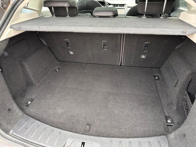 JAGUAR E-Pace usata, con USB