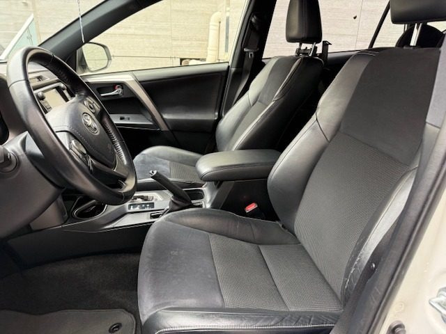 TOYOTA RAV 4 usata, con Controllo automatico clima