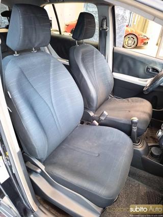 TOYOTA Yaris usata, con Airbag testa