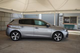 PEUGEOT 308 usata, con Autoradio