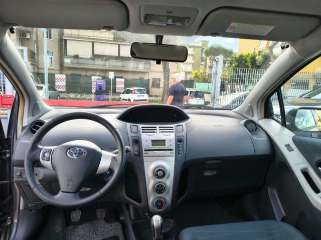 TOYOTA Yaris usata, con Boardcomputer