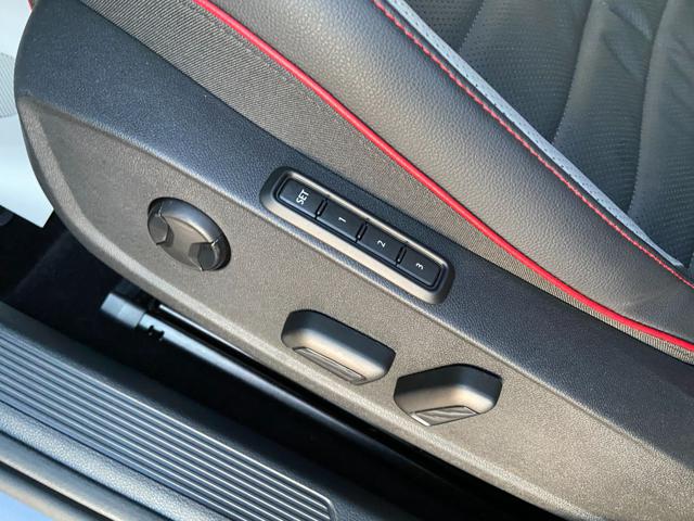 VOLKSWAGEN Golf GTI usata, con USB