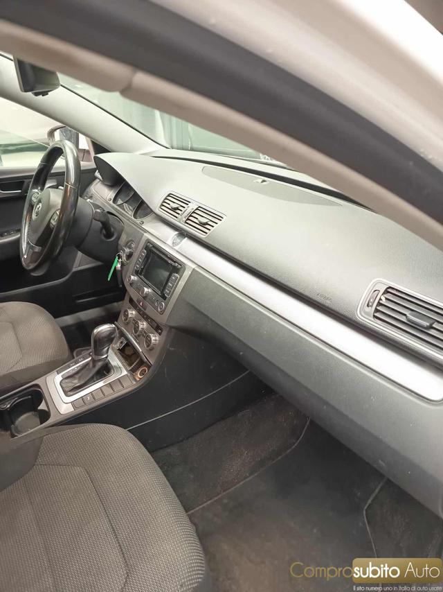 VOLKSWAGEN Passat Variant usata 19