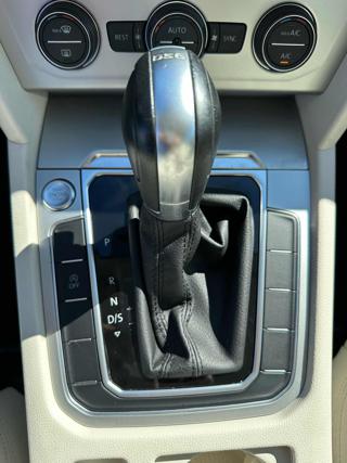 VOLKSWAGEN Passat Variant usata, con USB