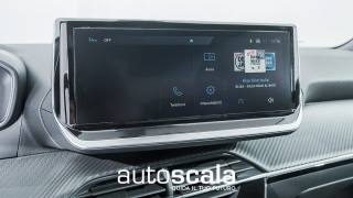 PEUGEOT 2008 usata, con Touch screen