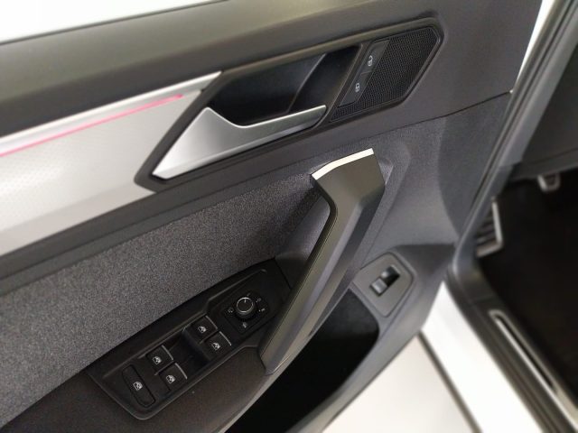 VOLKSWAGEN Tiguan usata, con Autoradio