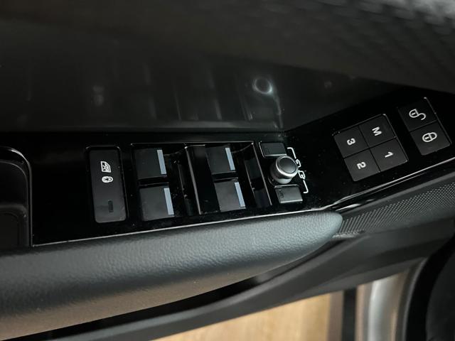 LAND ROVER Range Rover Velar usata, con Climatizzatore