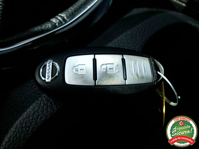 NISSAN Qashqai usata, con Luci diurne LED