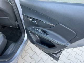 PEUGEOT 3008 usata, con Touch screen