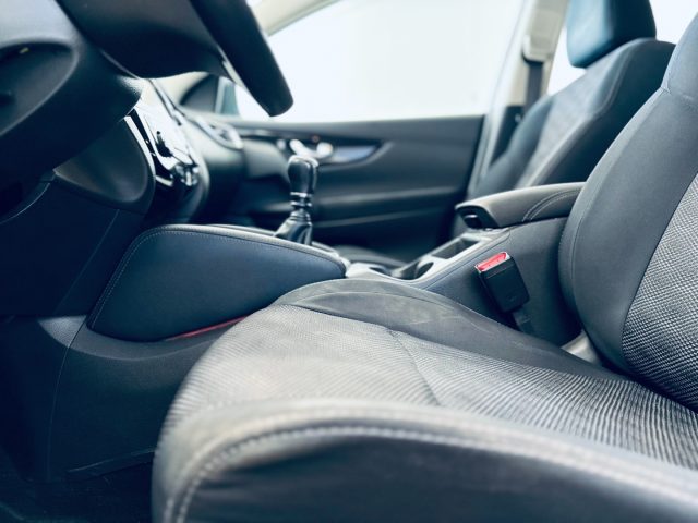 NISSAN Qashqai usata, con Boardcomputer