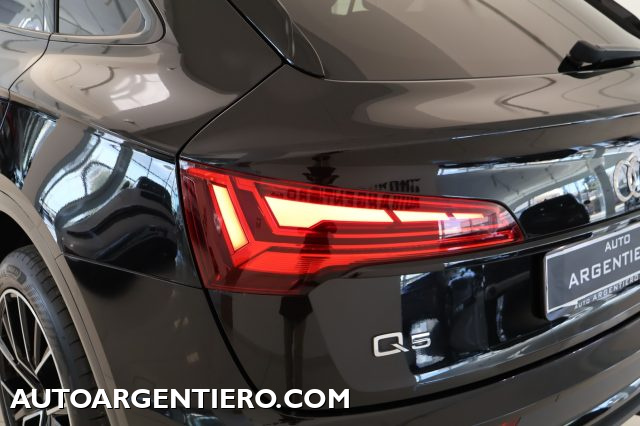 AUDI Q5 usata, con Sensori di parcheggio anteriori