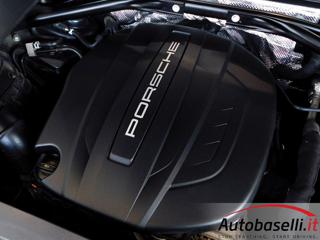PORSCHE Macan usata, con Bracciolo