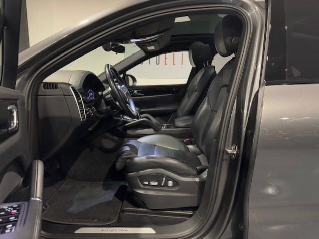 PORSCHE Cayenne usata, con Controllo trazione