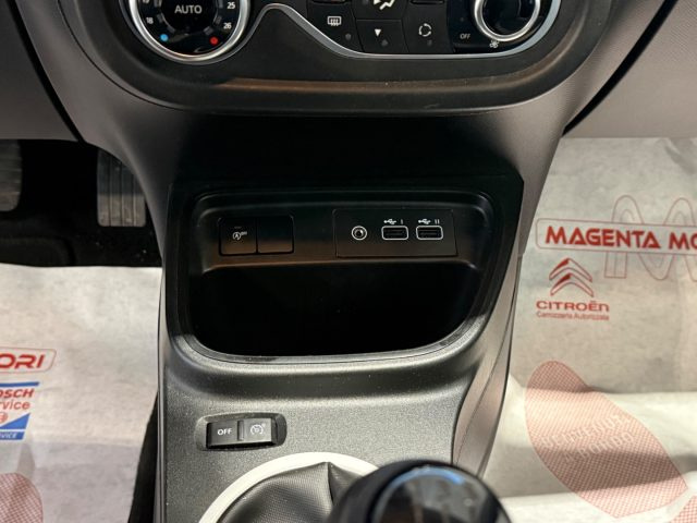 RENAULT Twingo usata 17