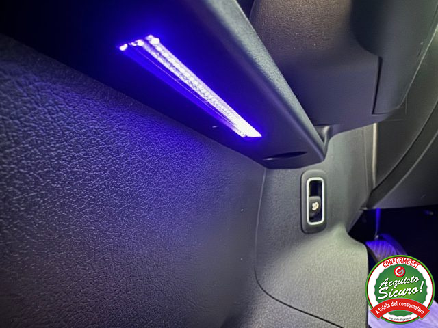 MERCEDES-BENZ GLA 180 usata, con Volante in pelle
