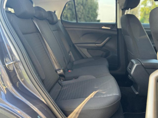 VOLKSWAGEN T-Cross usata, con USB