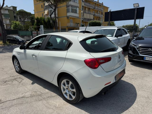 ALFA ROMEO Giulietta usata, con Autoradio