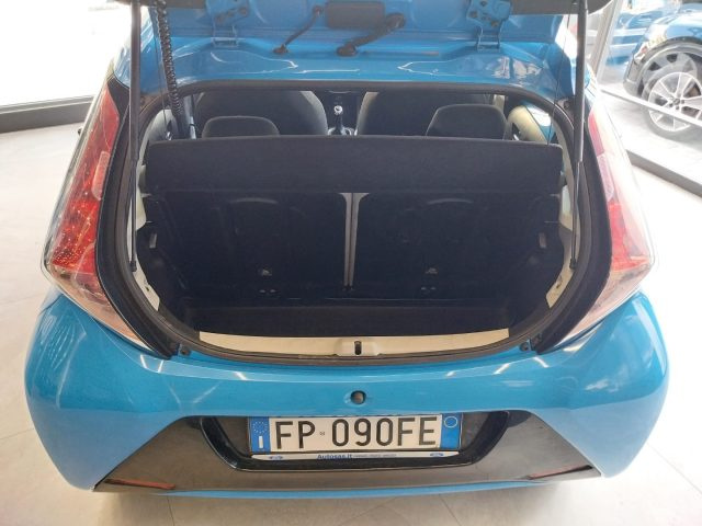 TOYOTA Aygo usata, con Sedile posteriore sdoppiato