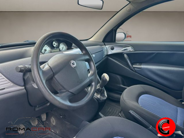 LANCIA Ypsilon usata, con ESP