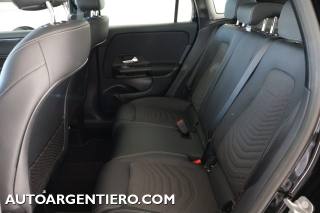 MERCEDES-BENZ GLA 180 usata, con Autoradio digitale