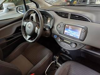 TOYOTA Yaris usata, con Fari Xenon