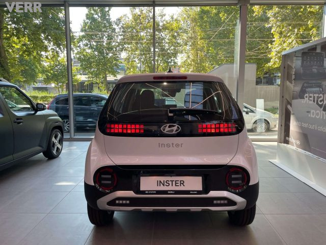 HYUNDAI INSTER usata, con Autoradio