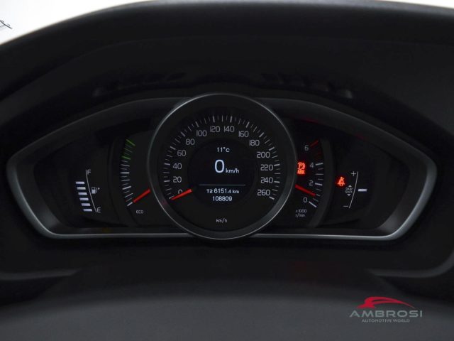 VOLVO V40 Cross Country usata 12
