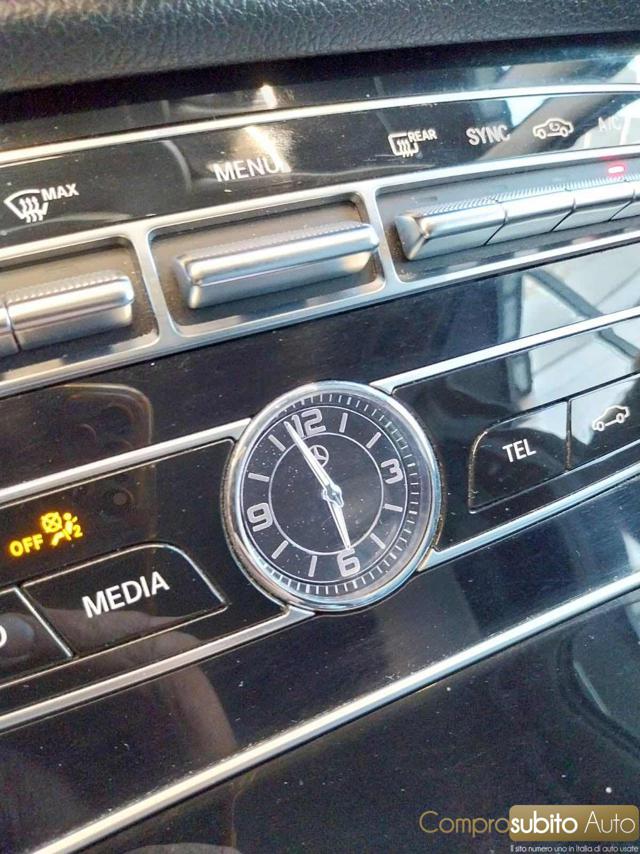 MERCEDES-BENZ E 220 usata 34