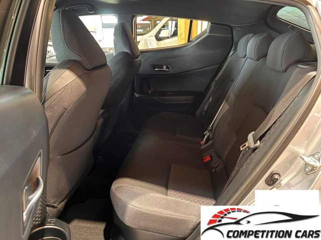 TOYOTA C-HR usata 11