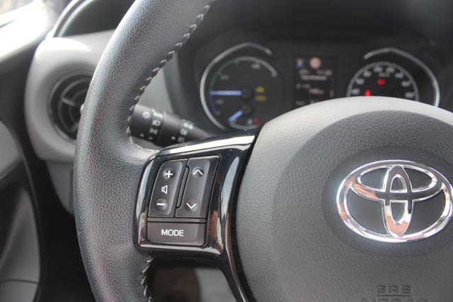 TOYOTA Yaris usata, con Telecamera per parcheggio assistito