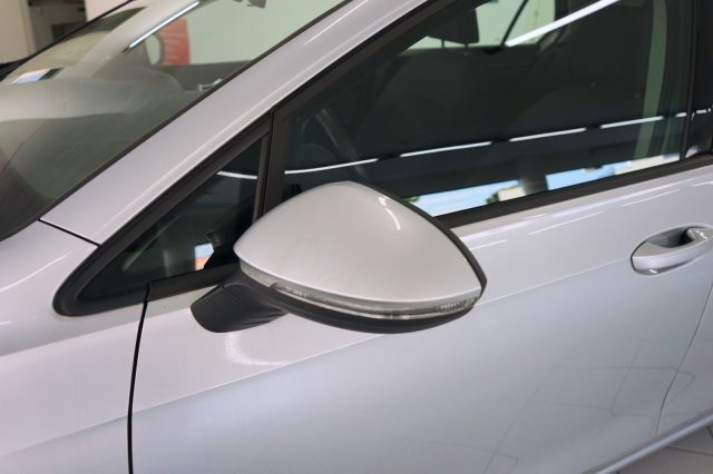 VOLKSWAGEN Golf usata, con Specchietti laterali elettrici