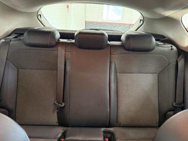 OPEL Astra usata, con Sedile posteriore sdoppiato