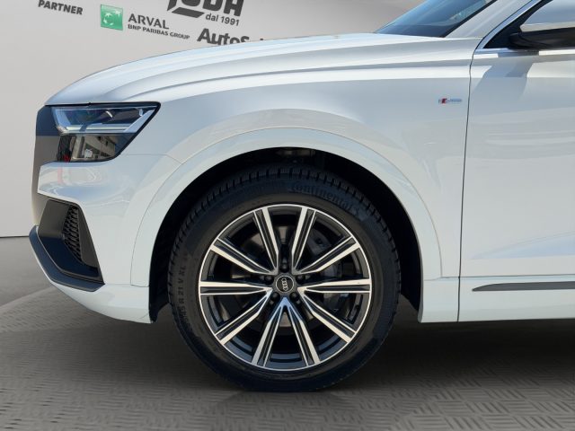 AUDI Q8 usata, con Sensori di parcheggio posteriori
