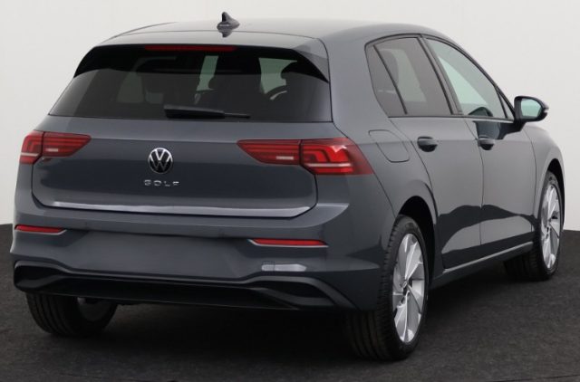 VOLKSWAGEN Golf usata, con Autoradio