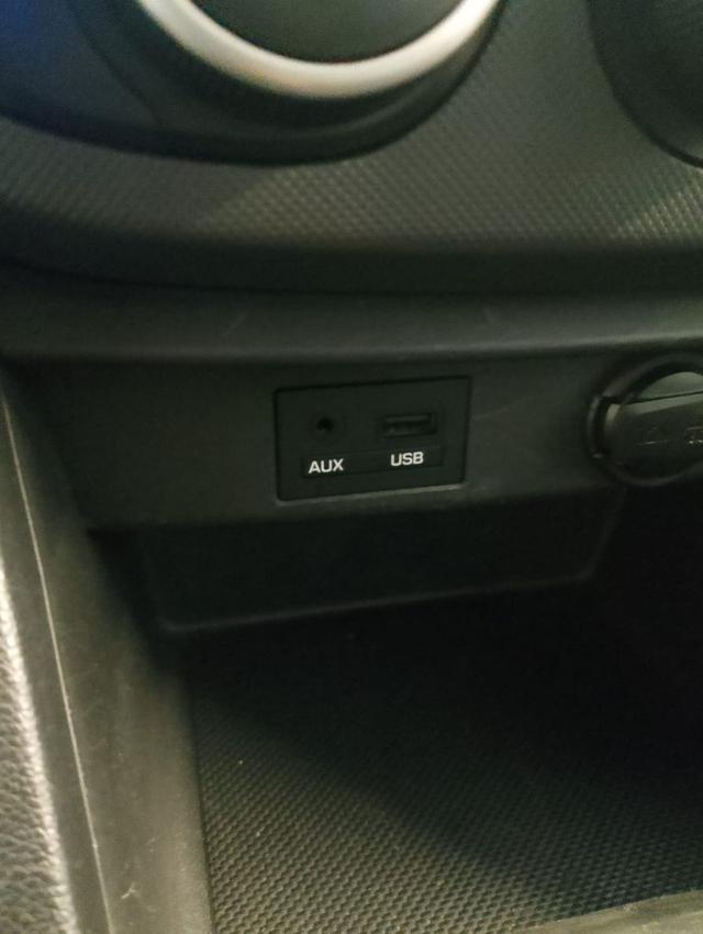 HYUNDAI i10 usata 16