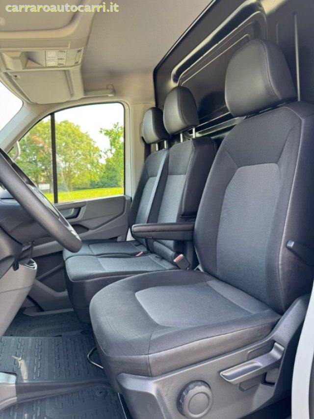 VOLKSWAGEN Crafter usata, con Airbag testa
