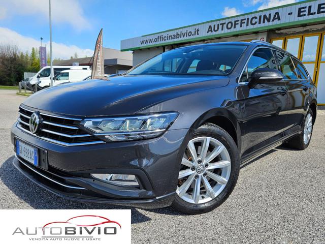 VOLKSWAGEN Passat Variant usata, con Airbag