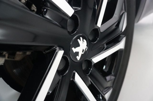 PEUGEOT 2008 usata, con Touch screen