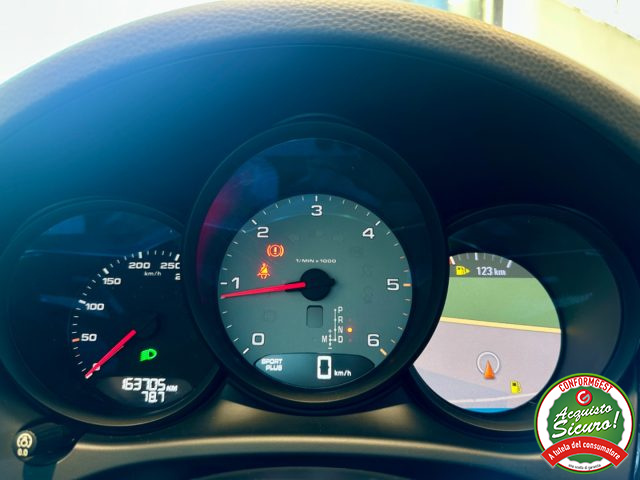 PORSCHE Macan usata, con Volante in pelle