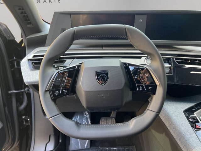 PEUGEOT 5008 usata, con Fari LED