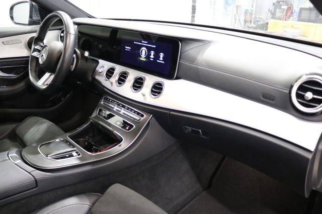 MERCEDES-BENZ E 220 usata, con Telecamera per parcheggio assistito