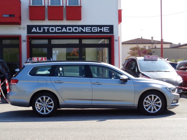 VOLKSWAGEN Passat Variant usata, con Airbag
