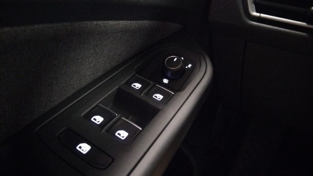 VOLKSWAGEN Golf usata, con Autoradio digitale