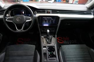 VOLKSWAGEN Passat Variant usata, con Alzacristalli elettrici