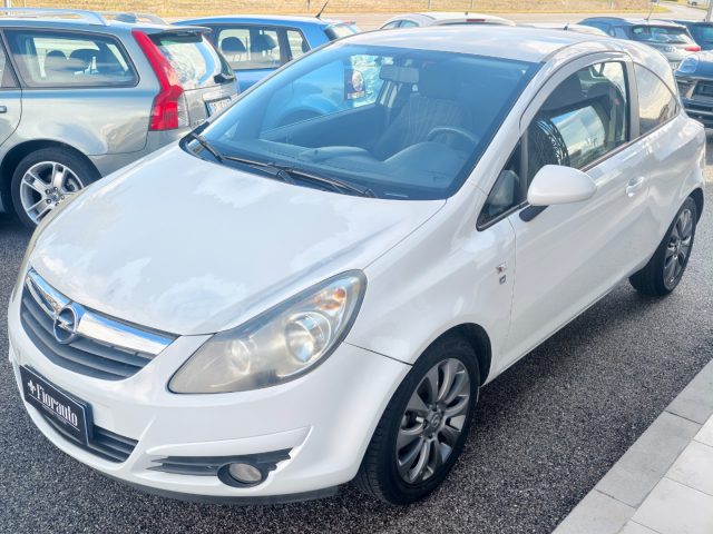 OPEL Corsa usata, con Autoradio