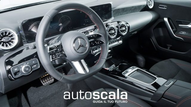MERCEDES-BENZ A 200 usata, con Touch screen