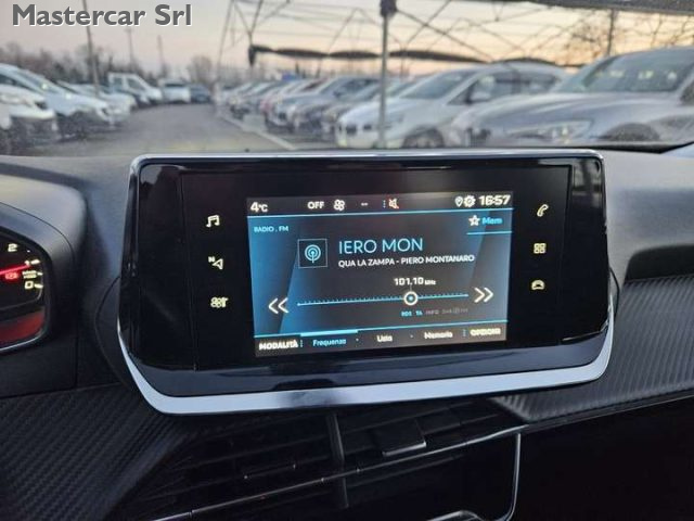 PEUGEOT 2008 usata, con Park Distance Control
