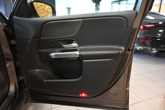 MERCEDES-BENZ GLB 180 usata 131